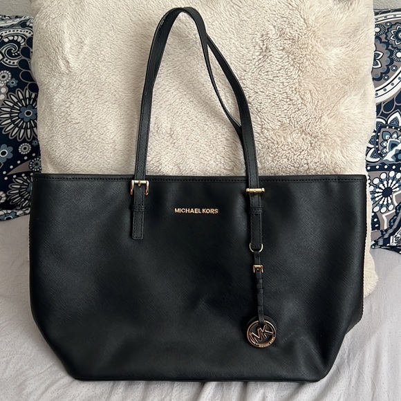 MICHAEL KORS • Saffiano Black Leather Tote Bag Purse - Picture 2 of 10